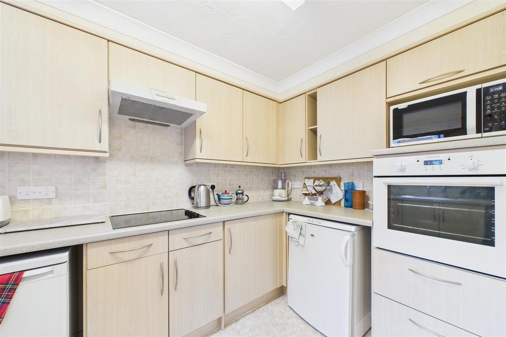 CAM01894 G0-PR0252-STILL003.jpg