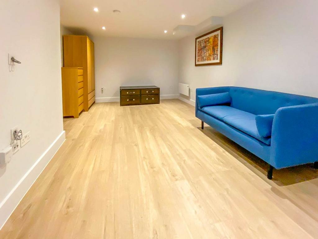 29 B Exton lounge