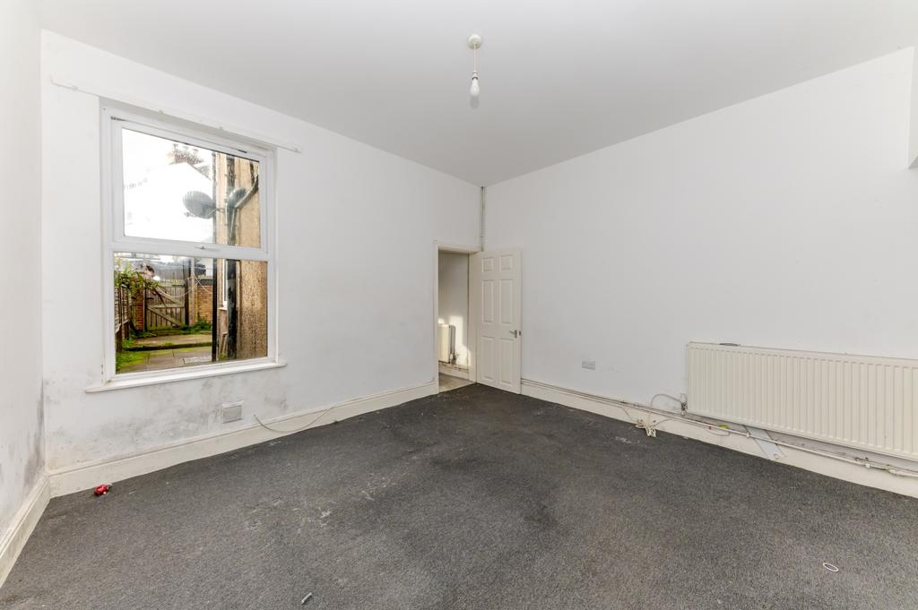 62 Winteringham Road-4