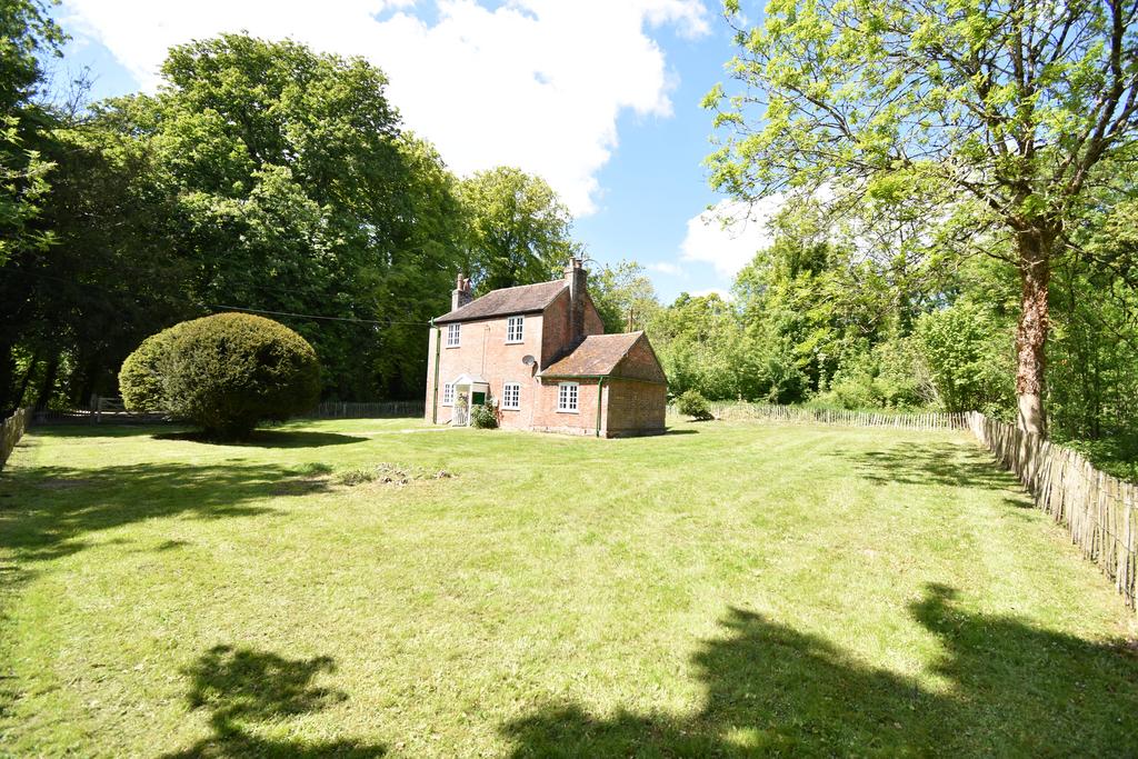 2 bed detached house