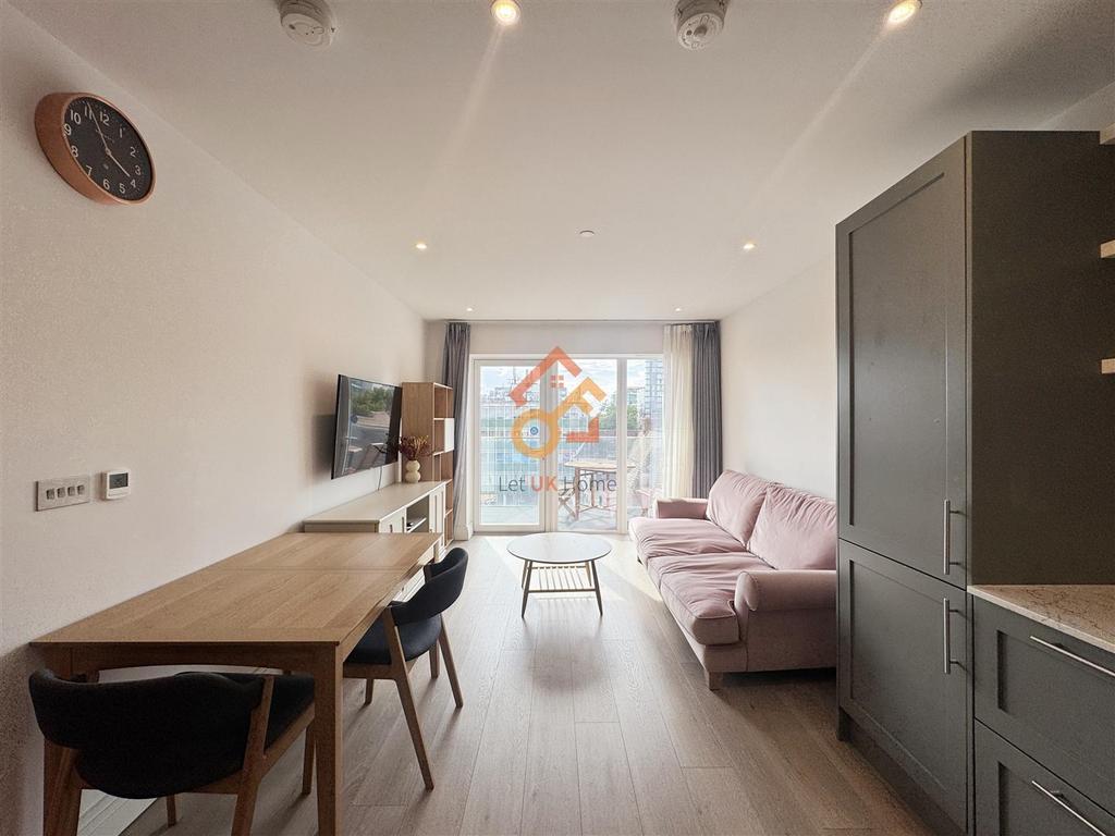 ???? 2025-12-12 162235 880.jpg