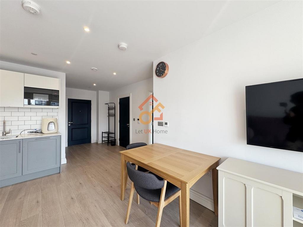 ???? 2025-12-12 162221 693.jpg