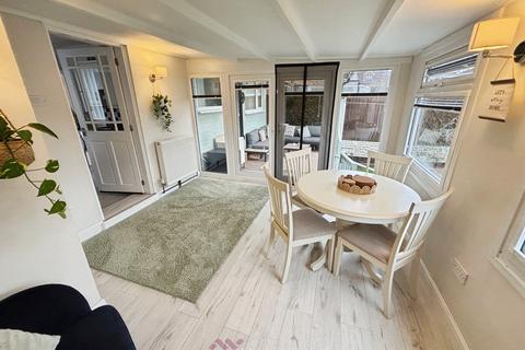 2 bedroom bungalow for sale, Blenheim Close, Doncaster DN7