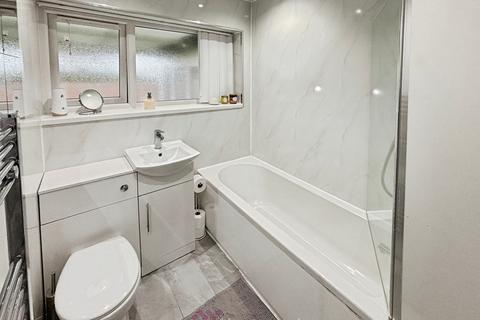 2 bedroom bungalow for sale, Blenheim Close, Doncaster DN7