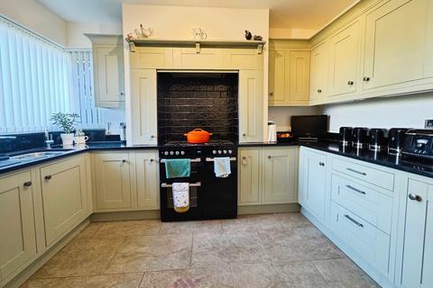 3 bedroom detached house for sale, Fieldside, Doncaster DN8