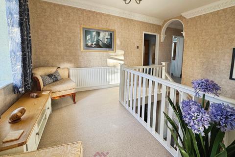 3 bedroom detached house for sale, Fieldside, Doncaster DN8