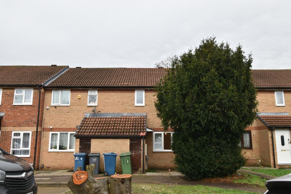 Newly Refurbished 3-Bedroom Mid-Terraced House to