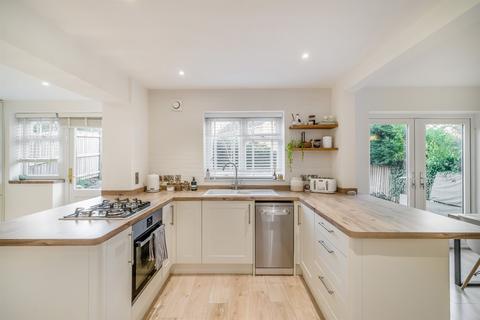 4 bedroom detached house for sale, Maddox Close, Osbaston, Monmouth