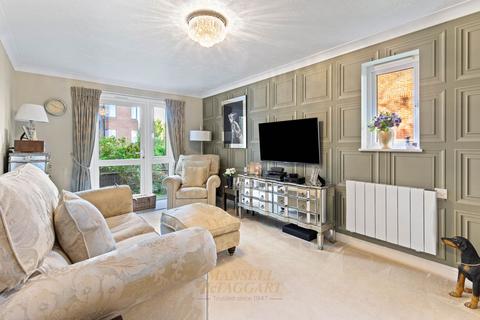 undefined, St. James Road, East Grinstead RH19