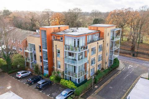 2 bedroom apartment for sale, Southcott Road, Teddington, TW11