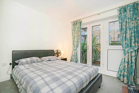 2 bedroom apartment for sale, Southcott Road, Teddington, TW11