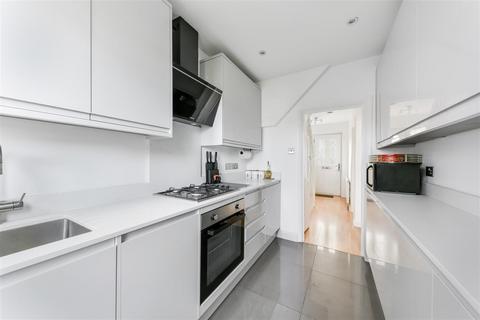 undefined, Hillcross Avenue, Morden SM4