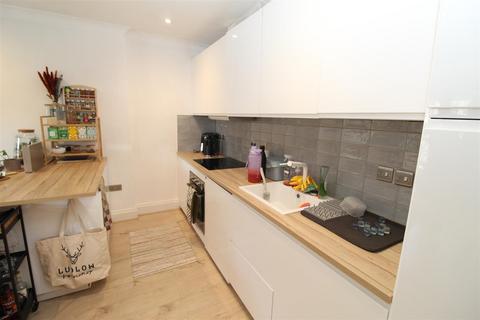 undefined, Cornerswell Road, Penarth CF64