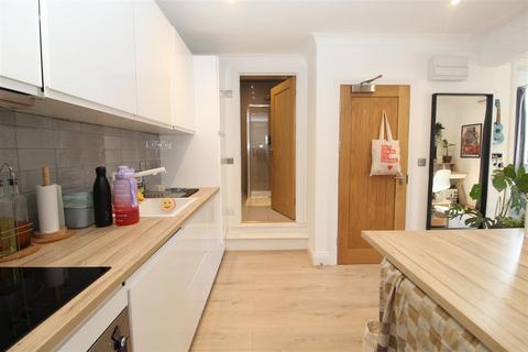 undefined, Cornerswell Road, Penarth CF64