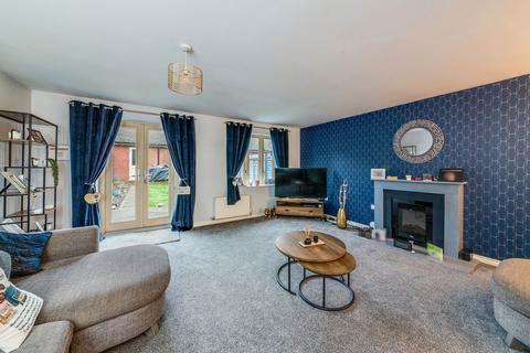 4 bedroom terraced house for sale, Crab Tree Close, Bloxham