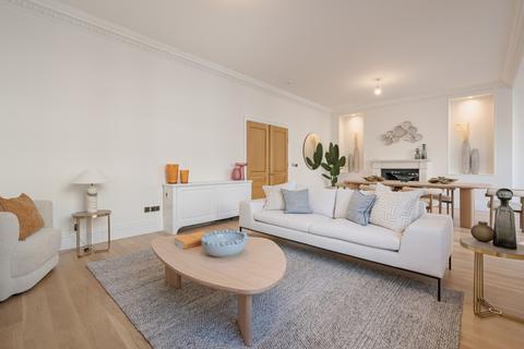 3 bedroom apartment to rent, Upper Grosvenor Street, London, W1K