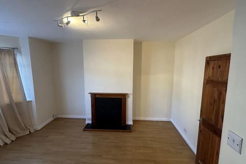 2 bedroom flat to rent, Friern Park, London