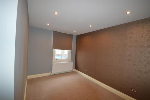2 bedroom house to rent, High Street, Crowborough