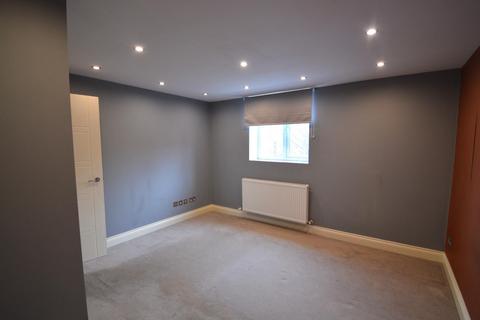 2 bedroom house to rent, High Street, Crowborough