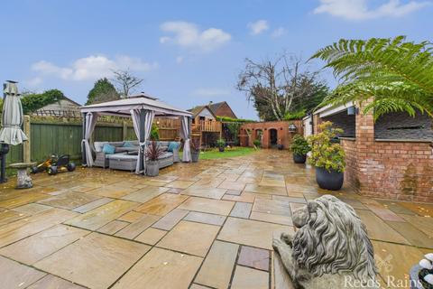 undefined, The Orchard, Hull HU9