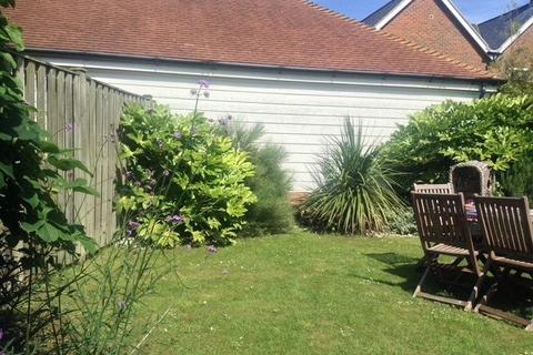 3 bedroom semi-detached house for sale, Whitesand Drive, Rye TN31