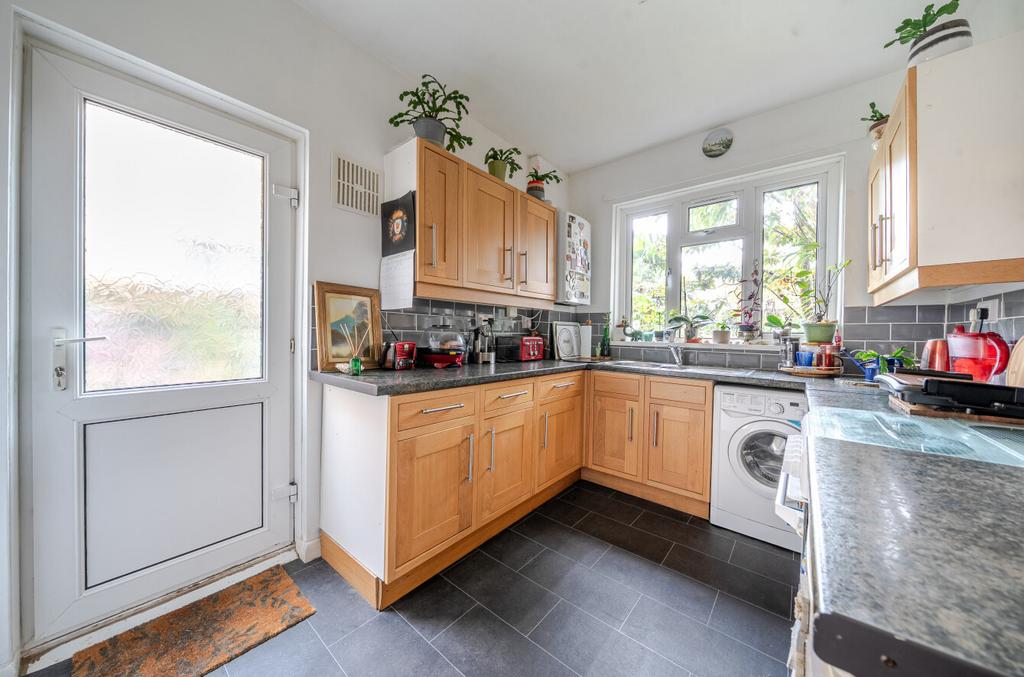 1384172-2-69316bc...