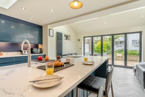 3 bedroom semi-detached house for sale, East Row, Whitby YO21