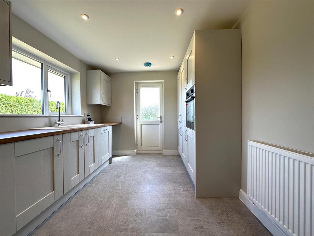Well-Appointed Kitchen Space 664