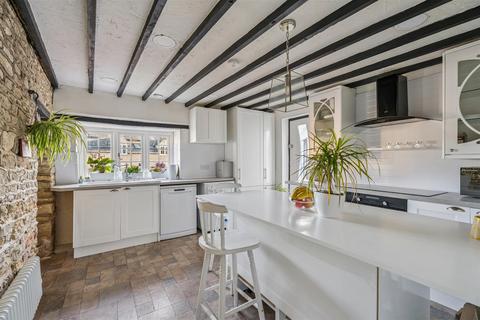 2 bedroom cottage for sale, High Street, Stoke Goldington, Bucks