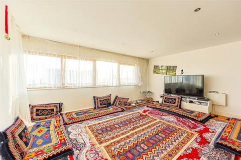 3 bedroom apartment for sale, Heritage Avenue, Beaufort Park, Colindale, NW9