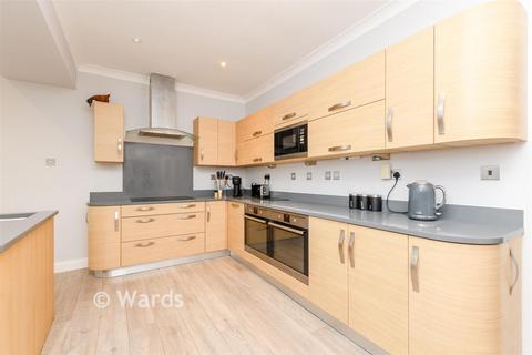 5 bedroom detached house for sale, The Ridgeway, Chatham ME4
