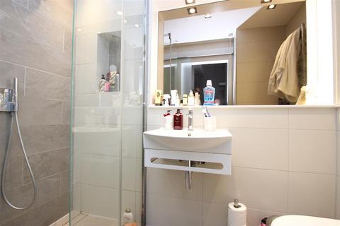 undefined, St Thomas Street