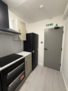 2 bedroom ground floor flat to rent, Nottingham NG7