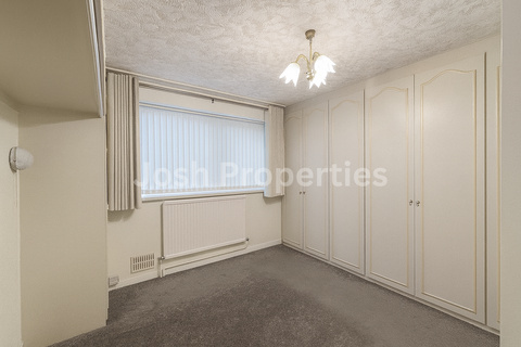 undefined, Eastern Avenue, Ilford IG2