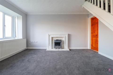 2 bedroom terraced house to rent, Pritchard Close, Hackenthorpe, S12