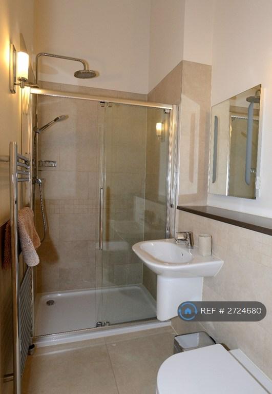 Ensuite Bedroom 3