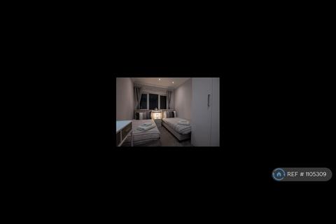 undefined, Oakleigh Road North, London, N20