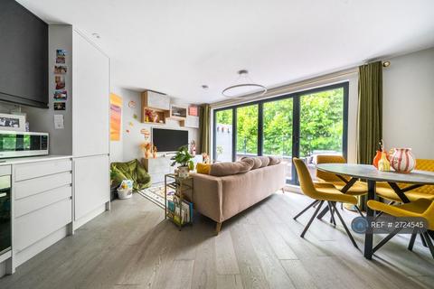 undefined, Barrowgate Road, London, W4