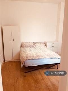 Studio to rent, Sidney Avenue, London, N13