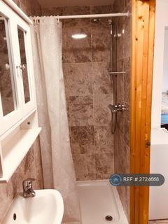 Studio to rent, Sidney Avenue, London, N13