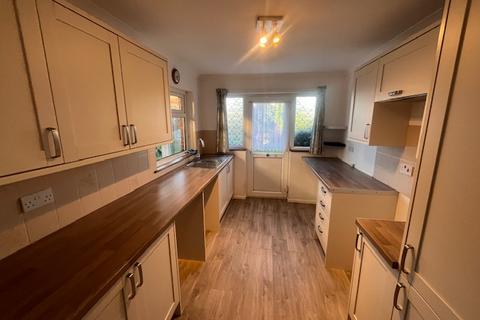 2 bedroom bungalow to rent, Charles Road, Cowes, Isle Of Wight, PO31