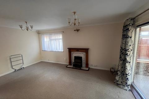 2 bedroom bungalow to rent, Charles Road, Cowes, Isle Of Wight, PO31