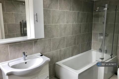 2 bedroom flat to rent, Kings House, Dudley, DY2