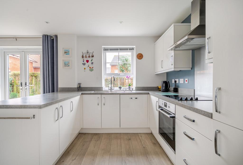 1388215 10 693829...