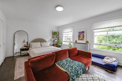 undefined, Cornwall Crescent, W11