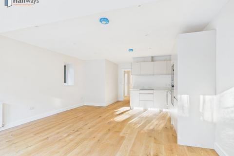 3 bedroom flat for sale, 131 Woodcote Valley Road, Purley CR8