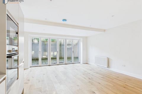 3 bedroom flat for sale, 131 Woodcote Valley Road, Purley CR8