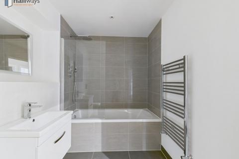 3 bedroom flat for sale, 131 Woodcote Valley Road, Purley CR8