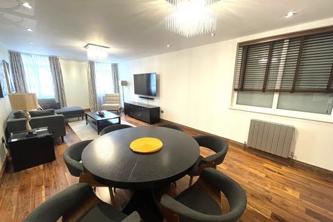 3 bedroom flat to rent, Lancaster Gate, London W2