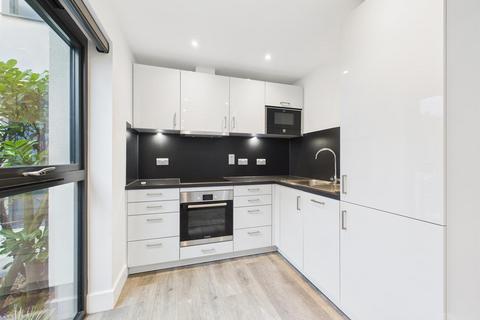 1 bedroom house for sale, College Gardens - Ground floor 1 bedroom with private patio and parking